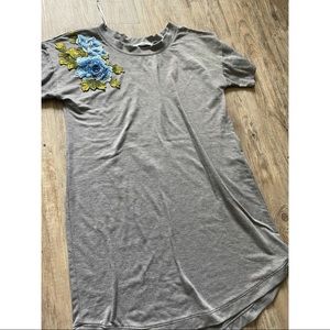 Potters Pot Grey T-shirt Dress w/Flower